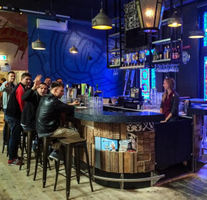 Industriële Hanglampen van Zink in Horeca Amsterdam